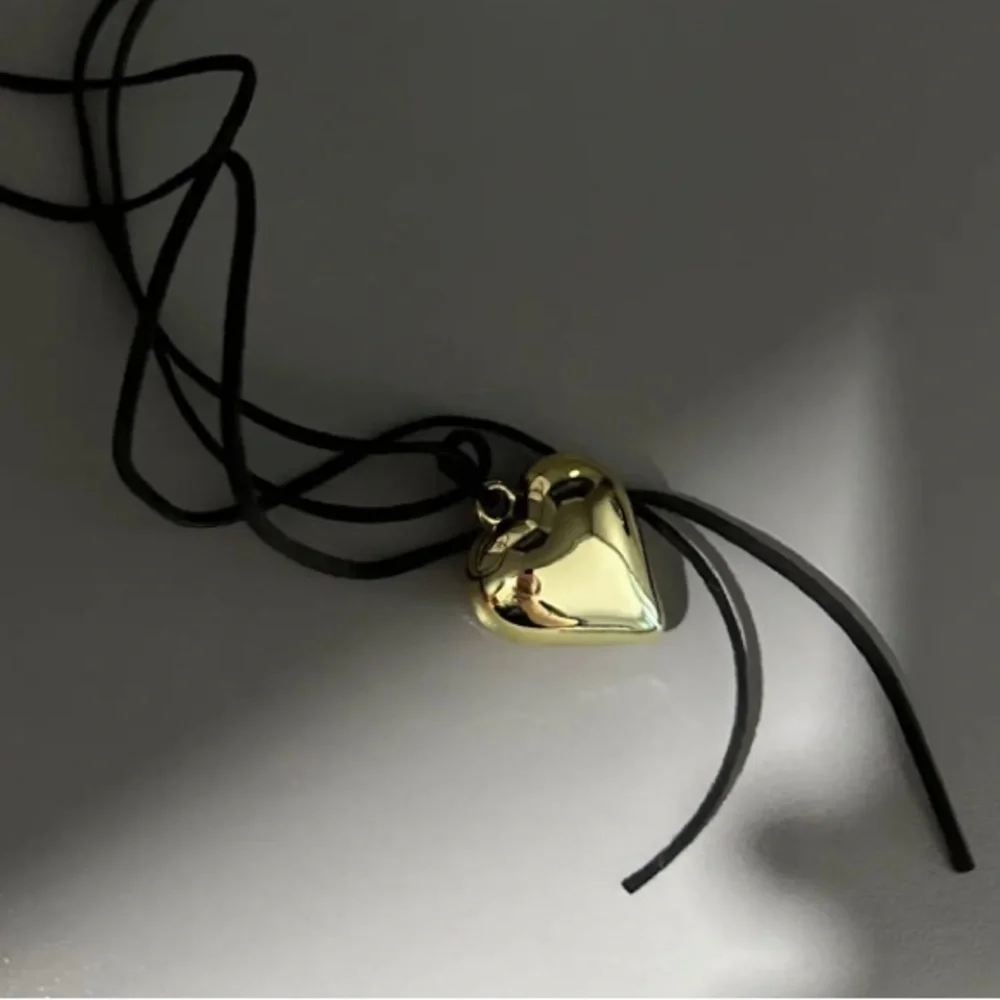 ⚜️𝟯𝟬%𝗢𝗙𝗙 𝗯𝘂𝗻𝗱𝗹𝗲𝘀 𝟯+⚜️ NEW Large Acrylic Heart Lariat Necklace - Picture 9 of 15